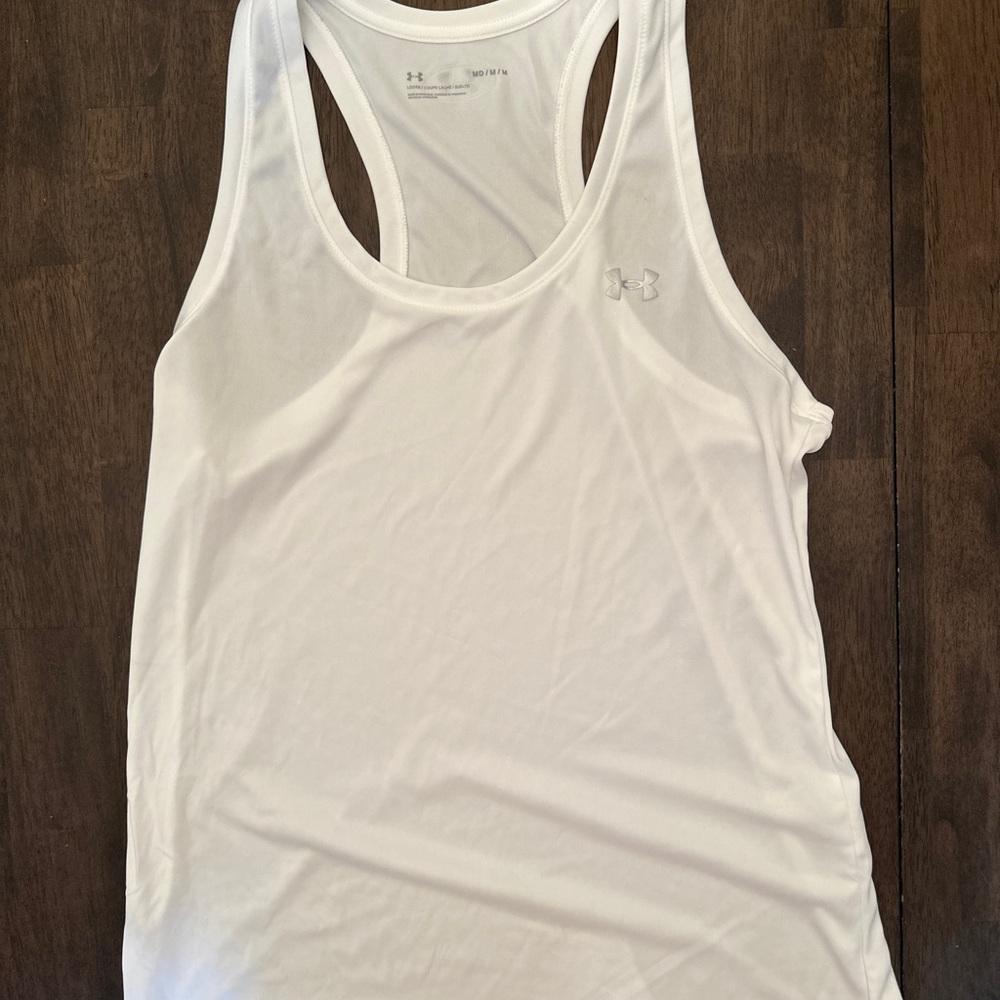 Under armour tank women’s medium loose fit